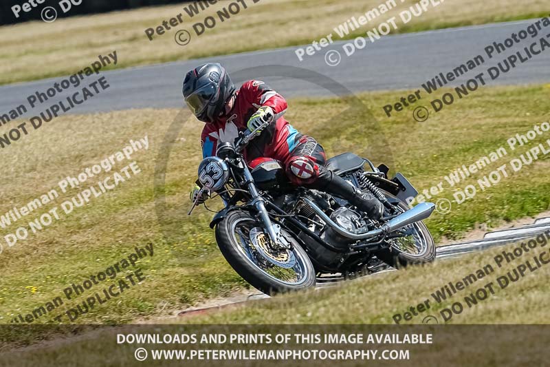 cadwell park;cadwell park photographs;cadwell trackday photographs;enduro digital images;event digital images;eventdigitalimages;peter wileman photography;racing digital images;trackday digital images;trackday photos